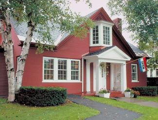 Front entrance of the Montpelier Captial Region visitors center